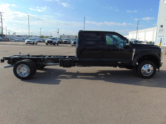 2027 Ford F-550-6
