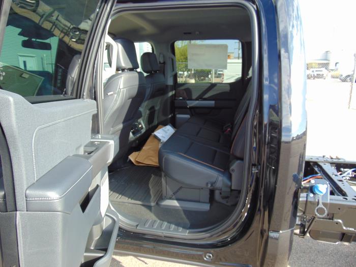 2027 Ford F-550-9