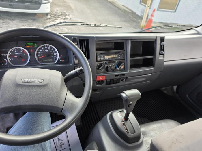 2018 Isuzu NRR-8