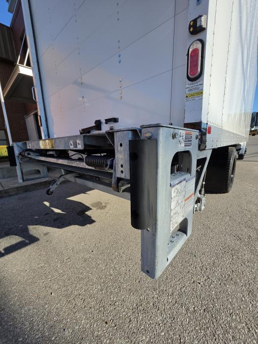 2023 Freightliner Business Class M2 106-8