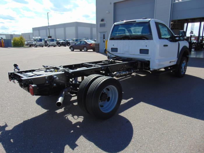 2027 Ford F-450-4