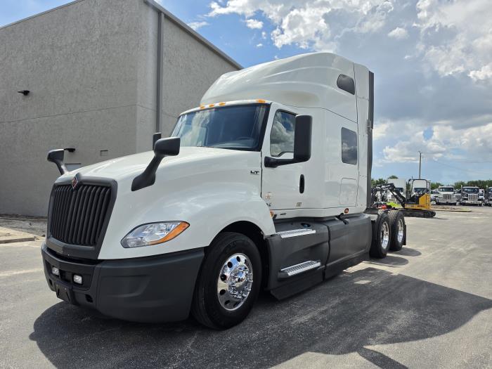 2022 International LT625-0