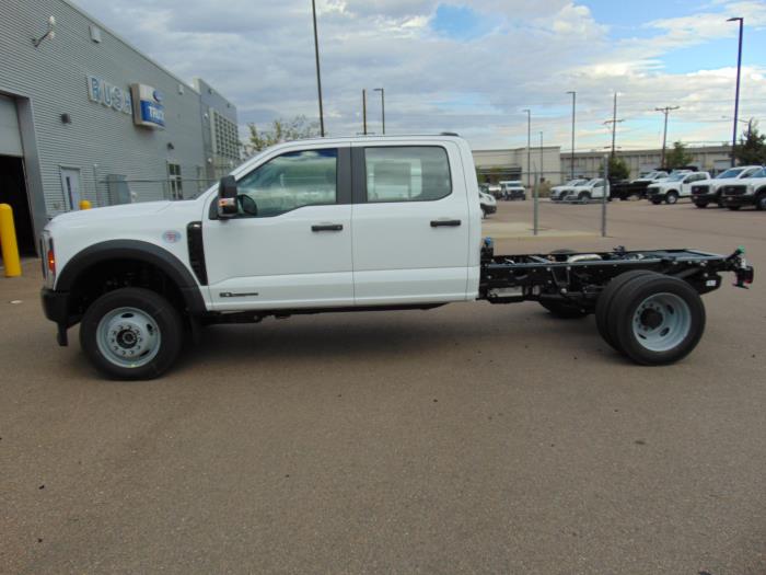 2027 Ford F-550-2