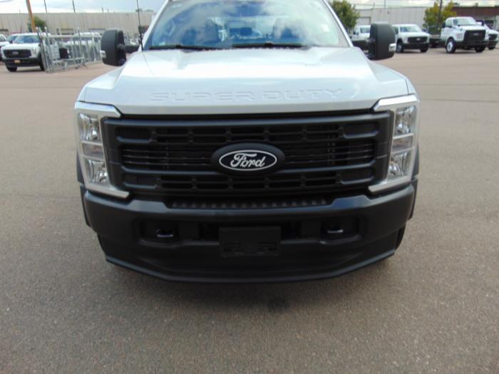 2027 Ford F-550-8