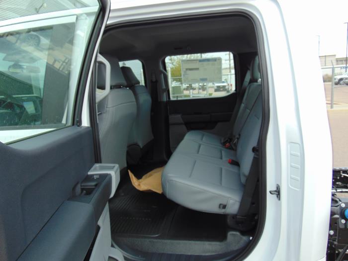 2027 Ford F-550-9