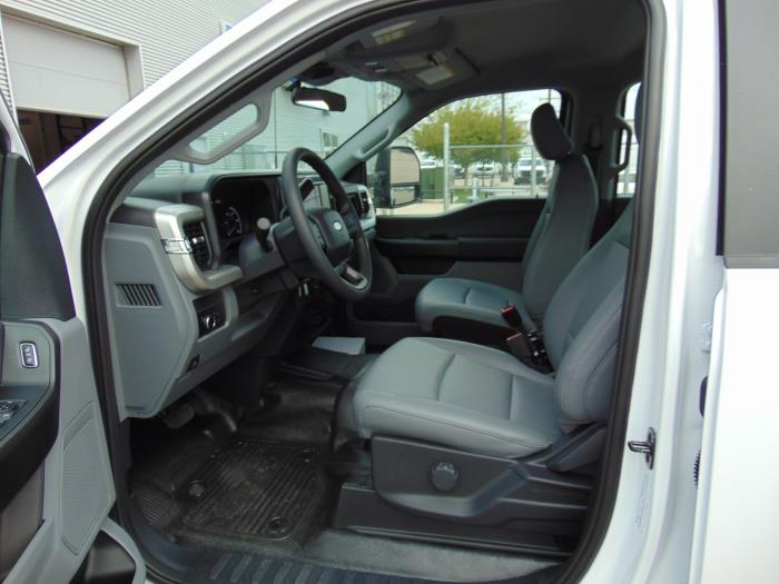 2027 Ford F-550-10