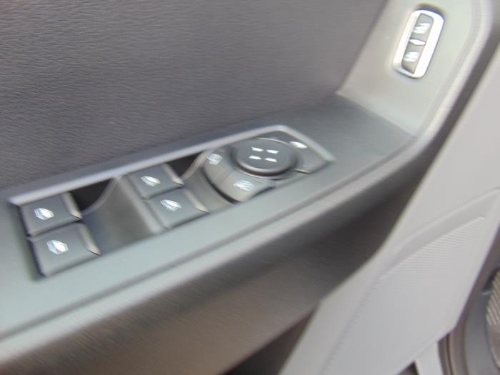2027 Ford F-550-11