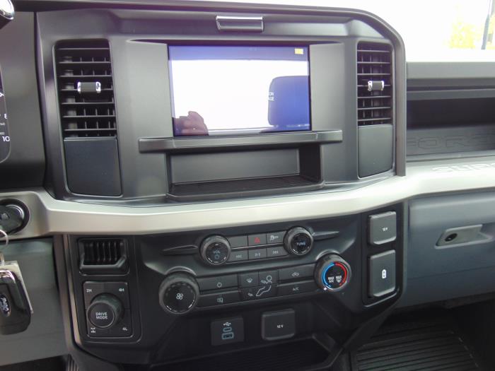 2027 Ford F-250-11