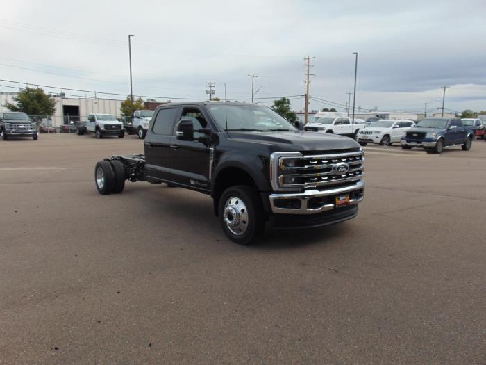 2027 Ford F-550-3