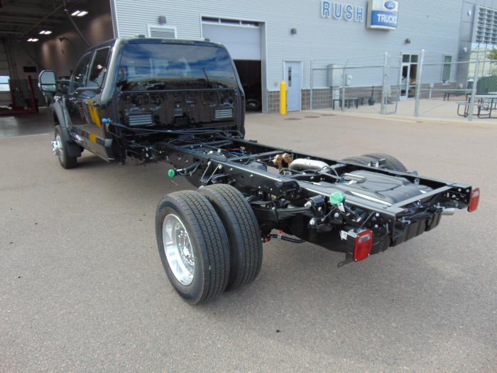 2027 Ford F-550-3