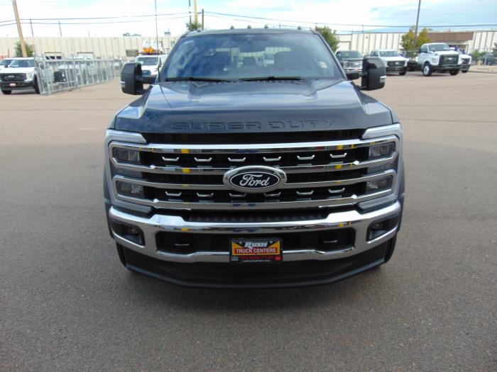 2027 Ford F-550-8