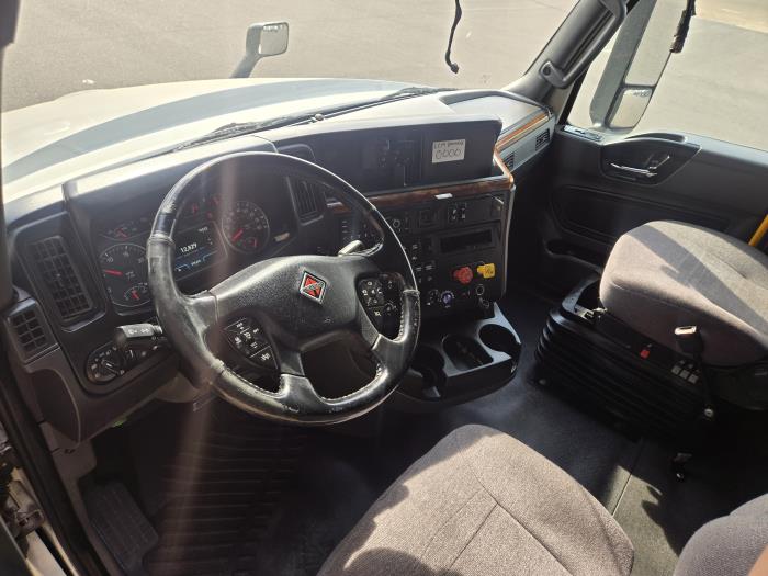 2021 International LT625-4