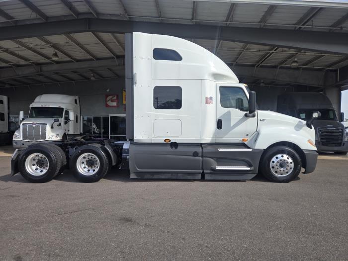 2021 International LT625-8