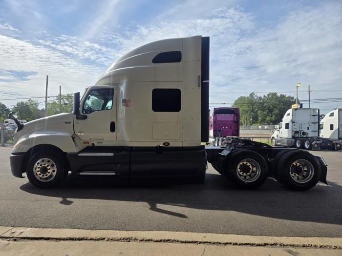 2021 International LT625-11