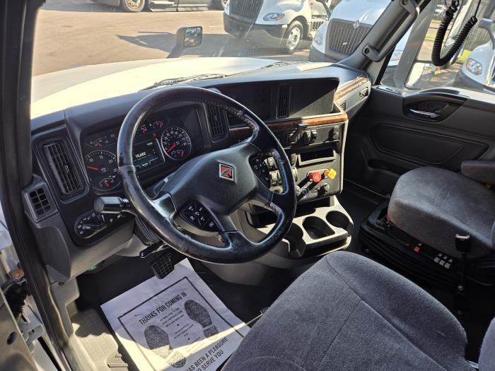 2022 International LT625-2
