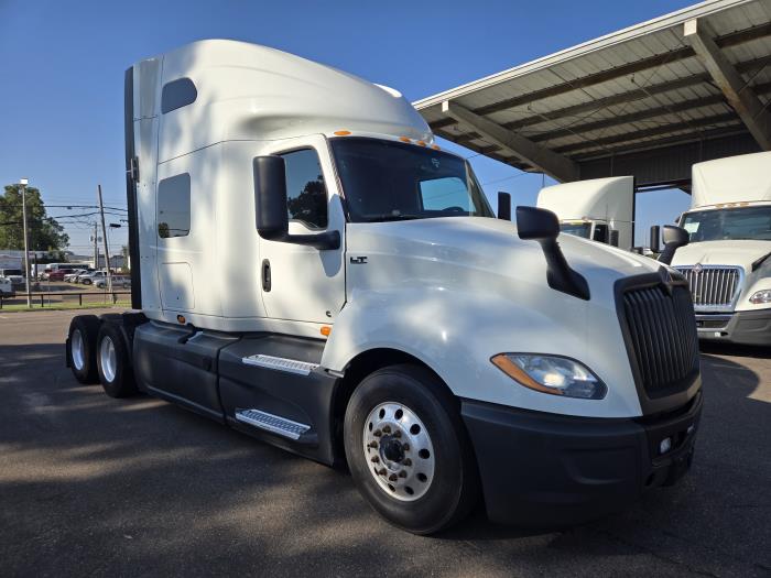 2022 International LT625-6