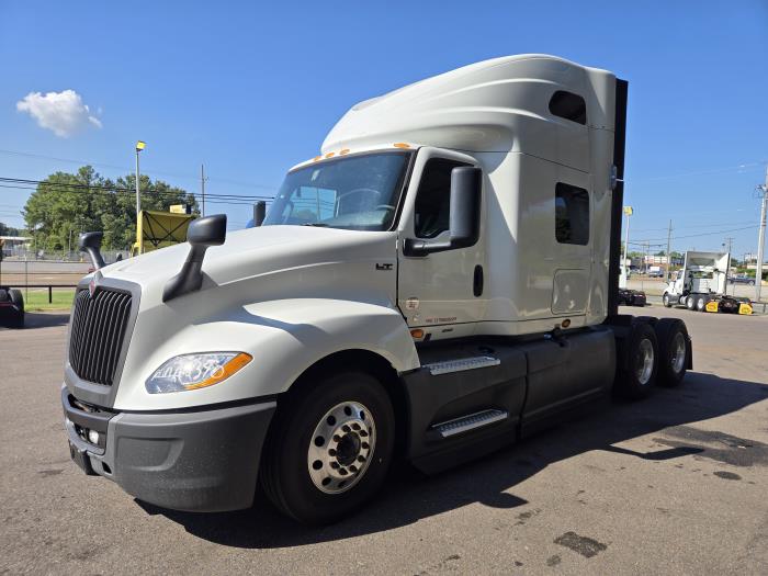 2021 International LT625-8