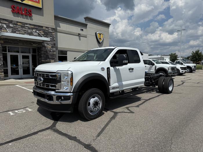 2027 Ford F-550-0