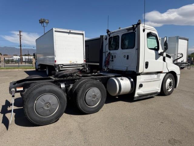 2019 Freightliner Cascadia-5