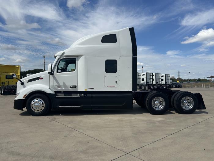 2022 Peterbilt 579-7