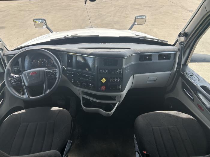 2022 Peterbilt 579-20