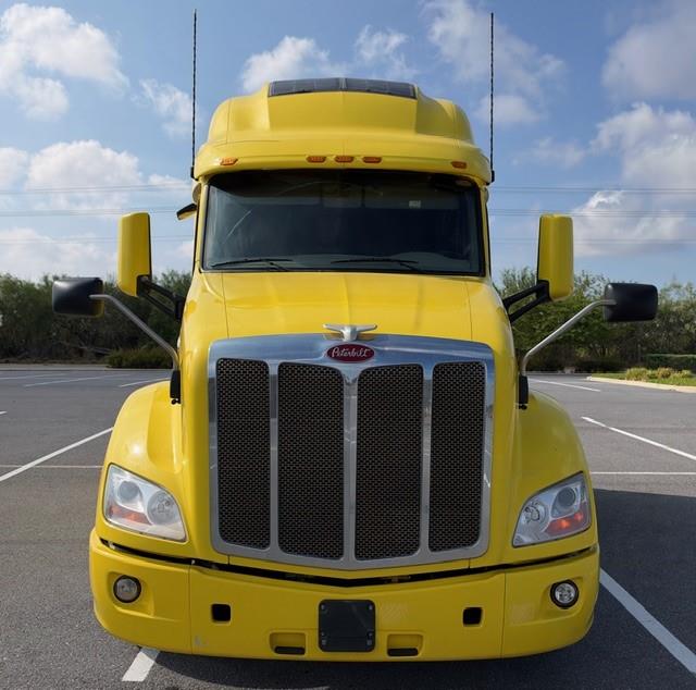 2022 Peterbilt 579-1