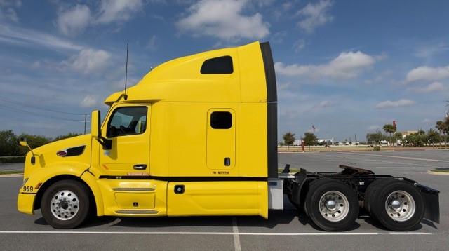 2022 Peterbilt 579-7