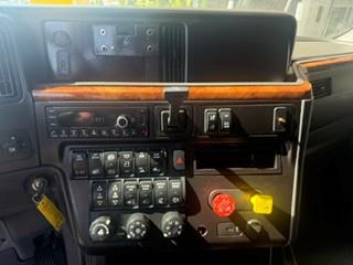 2021 International LT625-16