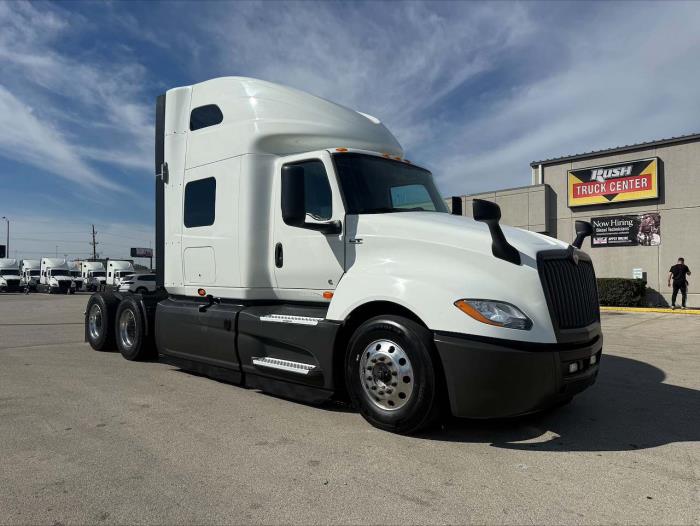 2022 International LT625-2