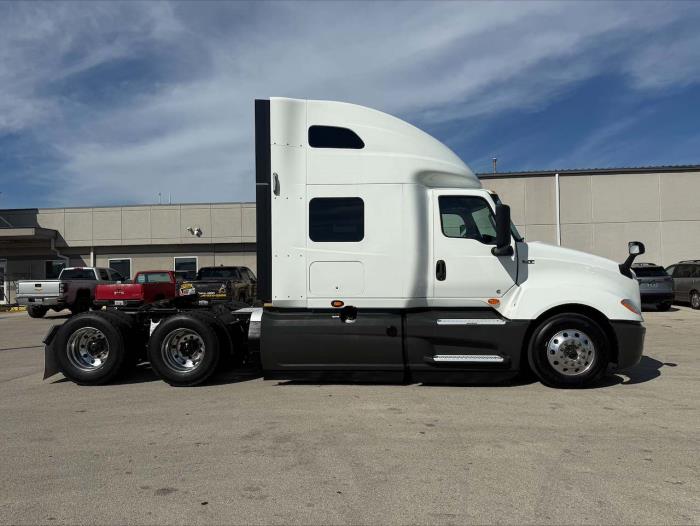 2022 International LT625-3