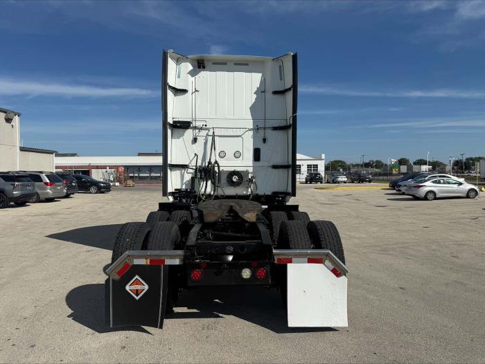 2022 International LT625-4