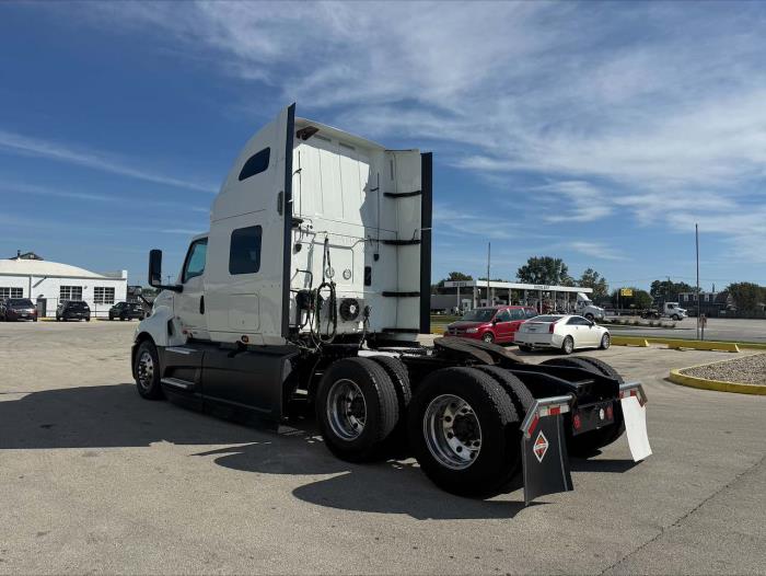 2022 International LT625-5