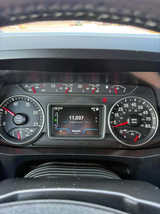 2022 International LT625-18