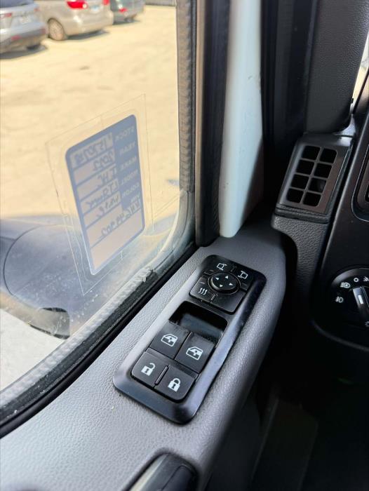 2022 International LT625-19