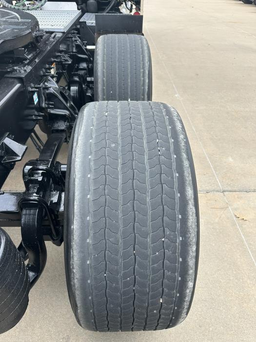 2022 Peterbilt 389-18