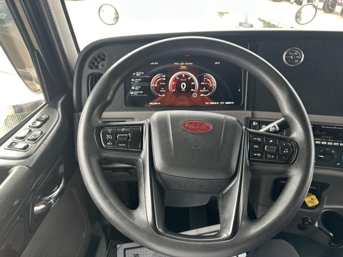 2022 Peterbilt 389-7