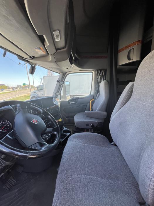2022 International LT625-4