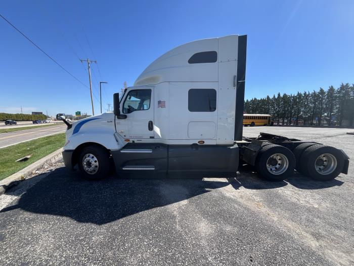 2022 International LT625-2