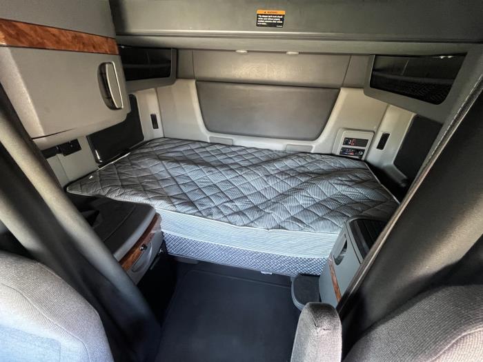 2022 International LT625-5