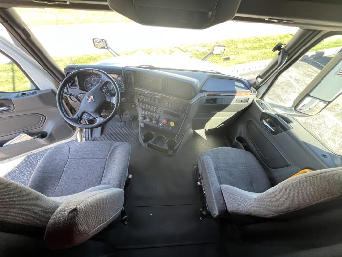 2022 International LT625-6