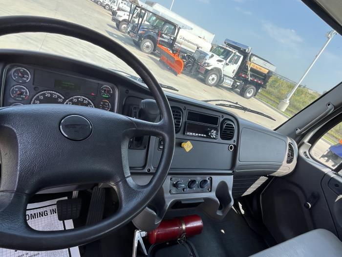 2021 Freightliner Business Class M2 106-5