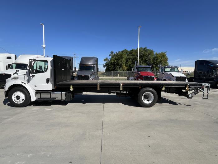 2021 Freightliner Business Class M2 106-2