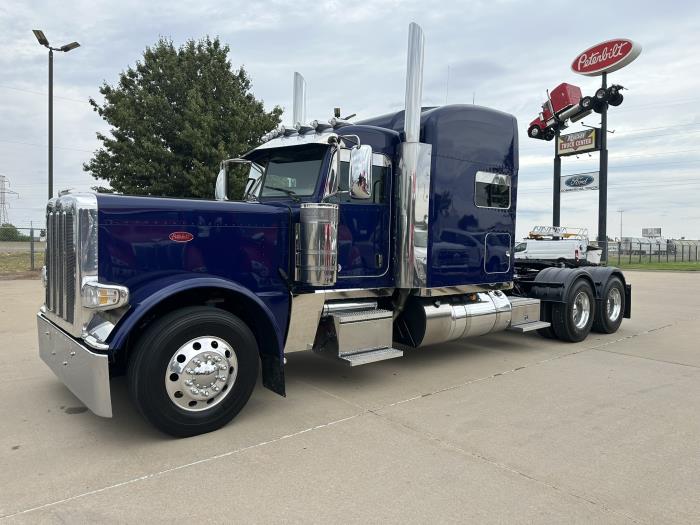 2022 Peterbilt 389-1