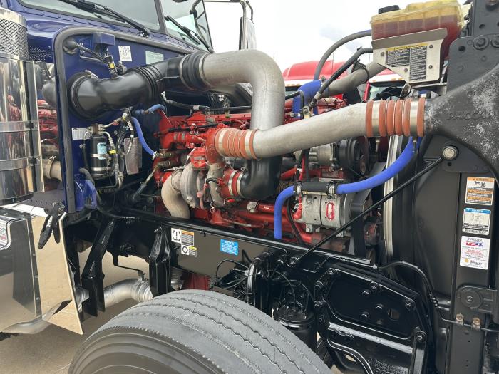 2022 Peterbilt 389-15