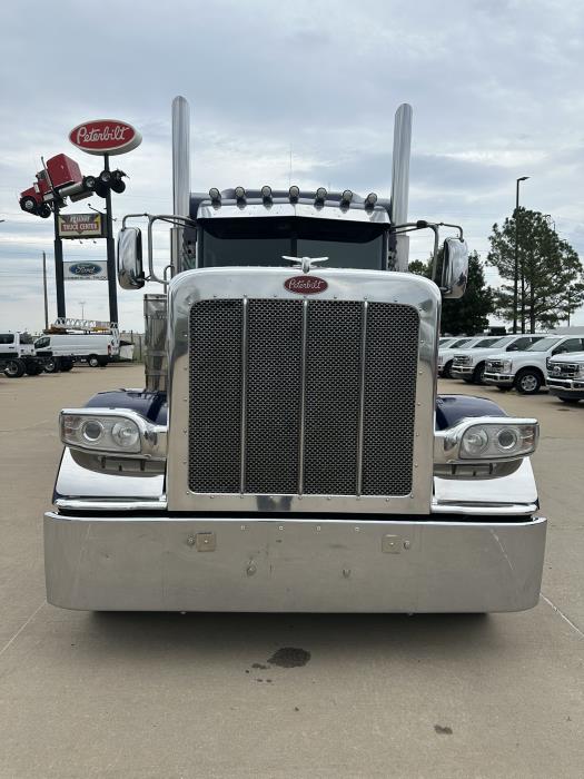 2022 Peterbilt 389-3