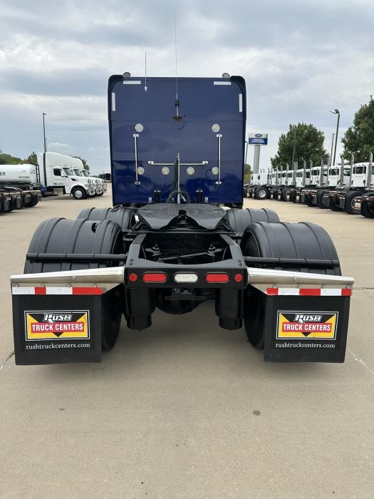 2022 Peterbilt 389-4
