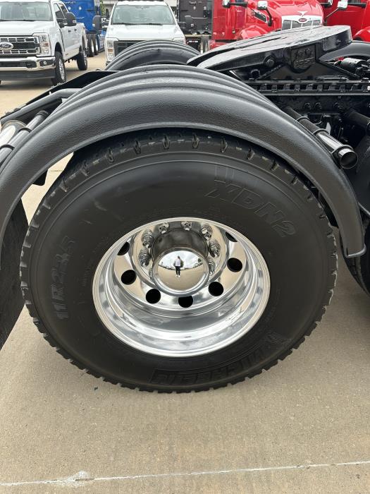 2022 Peterbilt 389-23