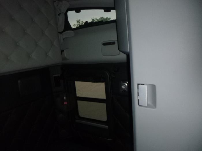 2022 Kenworth T680-26