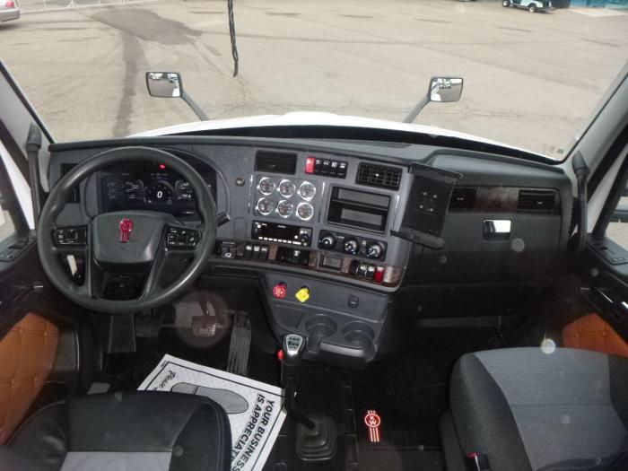 2022 Kenworth T680-29