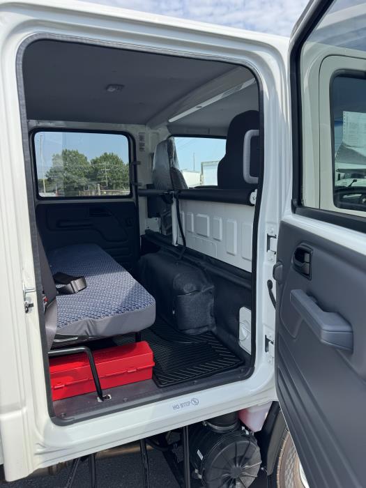 2027 Isuzu NPR-HD-15